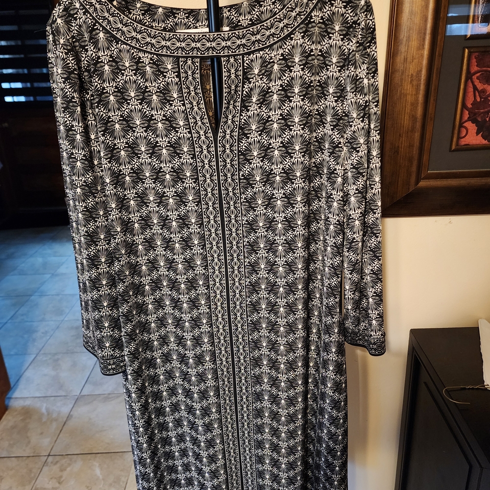 Wisp Black and White Print Dress 3/4 Sleeve Keyhole-Bonus Free Piece Of Paparazz